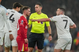 Skandal Wasit Premier League: David Coote Ketahuan Menghina Liverpool dan Jurgen Klopp, Langsung Diskors Skandal Wasit Premier League: David Coote Ketahuan Menghina Liverpool dan Jurgen Klopp, Langsung Diskors