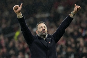 Nasih Ruud van Nistelrooy di MU Akan Diputuskan dalam Beberapa Jam ke Depan Nasih Ruud van Nistelrooy di MU Akan Diputuskan dalam Beberapa Jam ke Depan