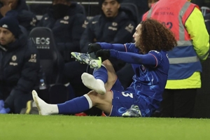 Kocak! Bikin Sial di Laga Tottenham vs Chelsea, Sepatu Cucurella Langsung Dibuang ke Bak Sampah Kocak! Bikin Sial di Laga Tottenham vs Chelsea, Sepatu Cucurella Langsung Dibuang ke Bak Sampah