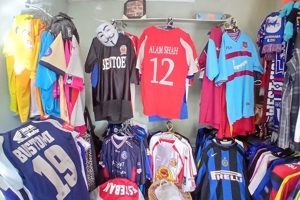 Menjaga Komitmen dengan Pemain yang Memberi Jersey