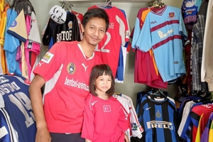 Harta Karun Indra 'Suhe' Lukmana, Jersey Langka Noh Alam Shah hingga yang Seharga Paket Naik Haji Harta Karun Indra 'Suhe' Lukmana, Jersey Langka Noh Alam Shah hingga yang Seharga Paket Naik Haji